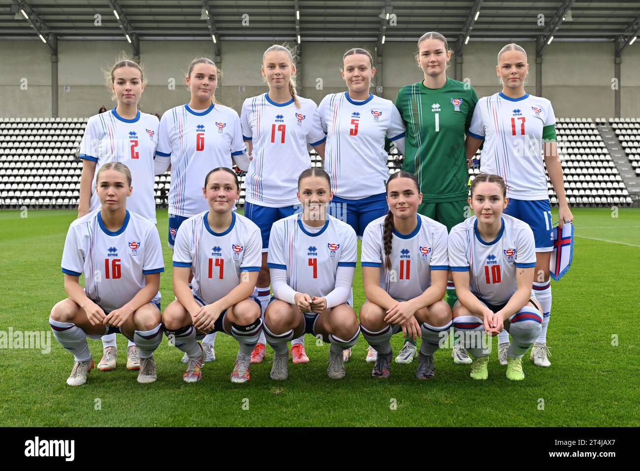 Tubize, Belgium. 31st Oct, 2023. The players of Faroe Islands pose for a team photo before a female soccer game between the national women under 19 teams of Faroe islands and Belgium at the UEFA Women's Under-19 Qualifying round on the first matchday in Group A6 on Tuesday 31 October 2023 in Tubize, Belgium . Credit: sportpix/Alamy Live News Stock Photo