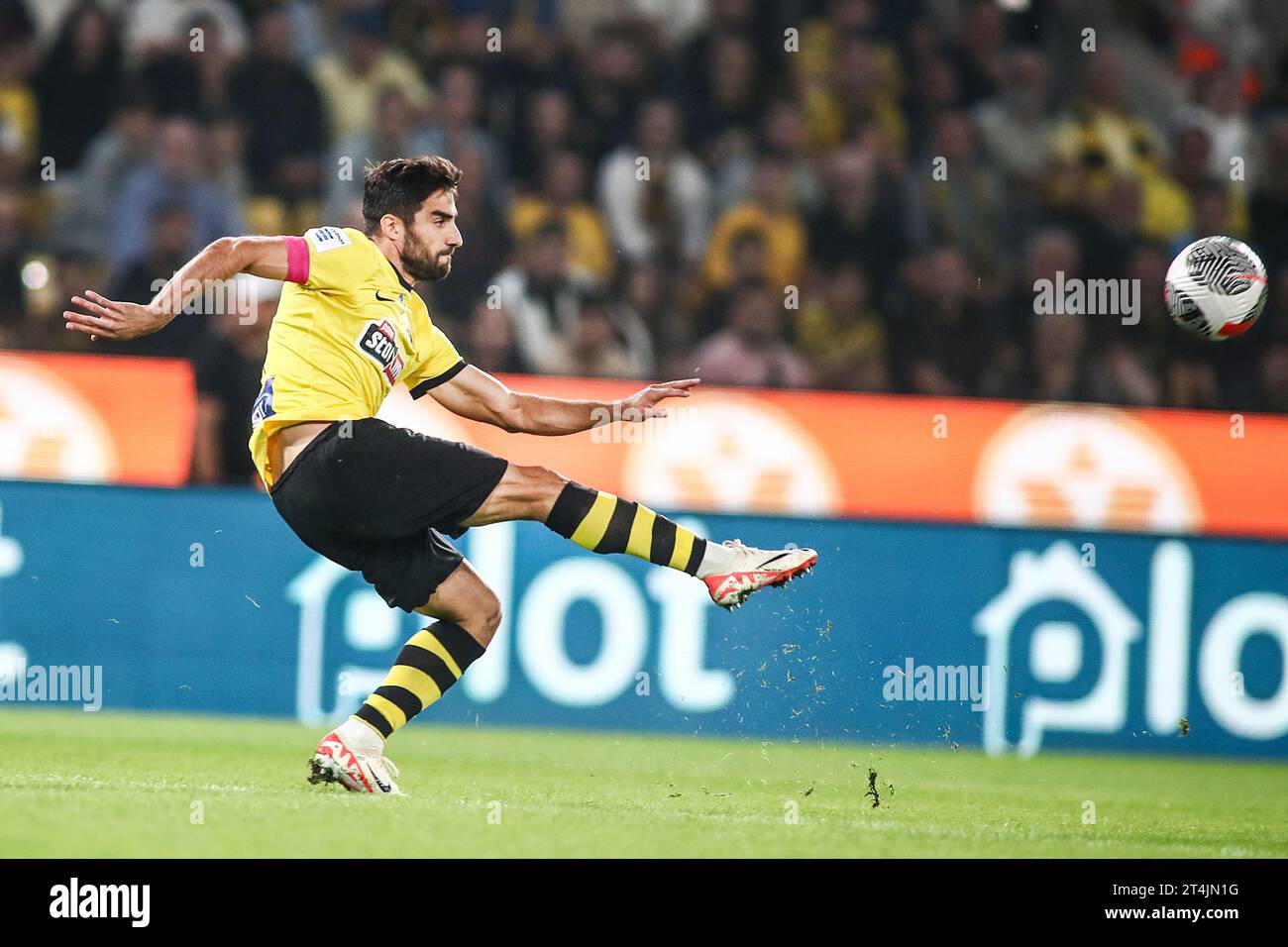 Athens, Greece. 30th Oct, 2023. AEK's Milad Mohammadi in action during a Greek Superleague match between AEK FC and PAOK FC. (Credit Image: © Giannis Papanikos/ZUMA Press Wire) EDITORIAL USAGE ONLY! Not for Commercial USAGE! Stock Photo