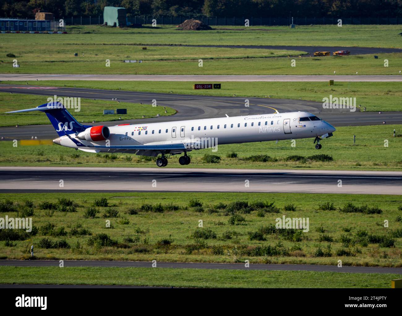 Sas bombardier crj 900 hi-res stock photography and images - Alamy