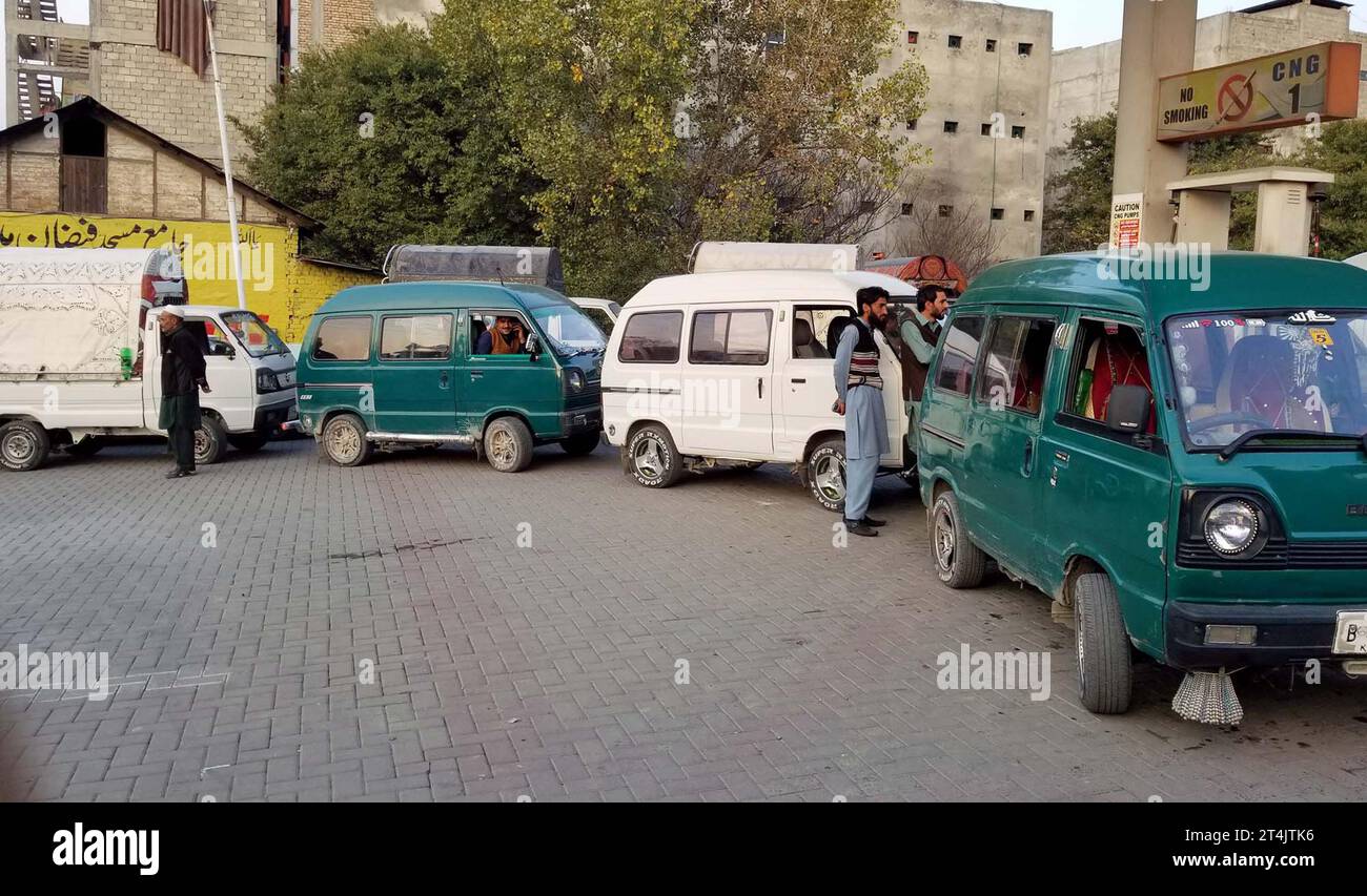 Queue at gas station hi-res stock photography and images - Alamy