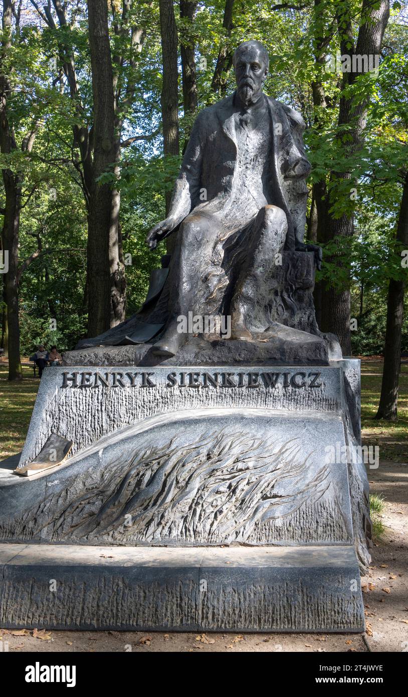 Monument to Henryk Sienkiewicz by Kazimierz Gustaw Zemła, Lazienki Park, Warsaw, Poland Stock Photo