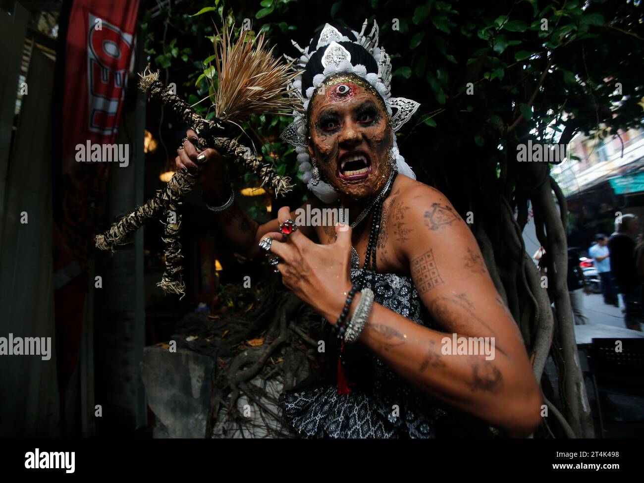 Bangkok, Thailand. 31st Oct, 2023. A woman with Halloween makeup and