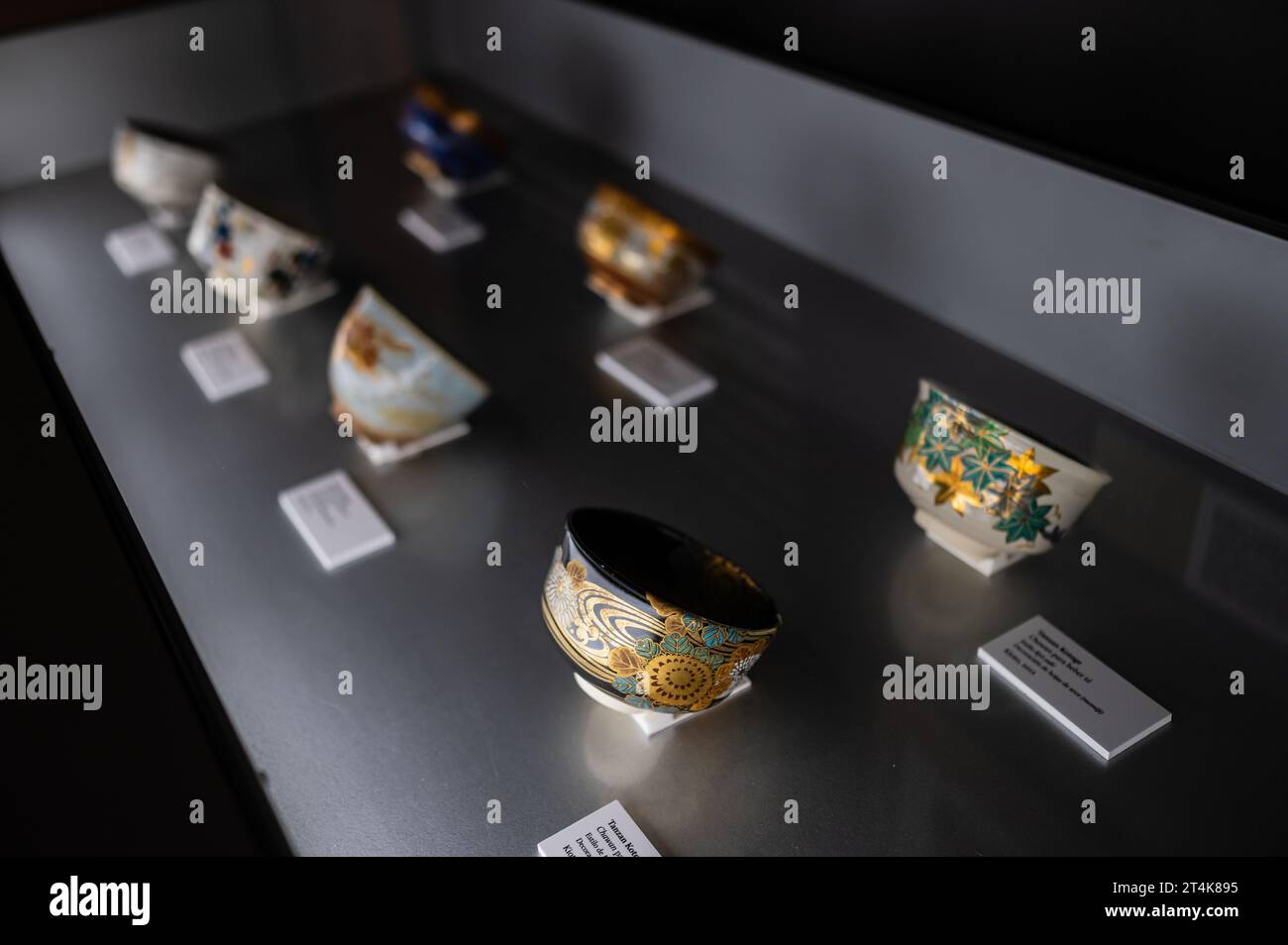 Japanese traditional tea ceremony objects. "Kimono Piel de Seda