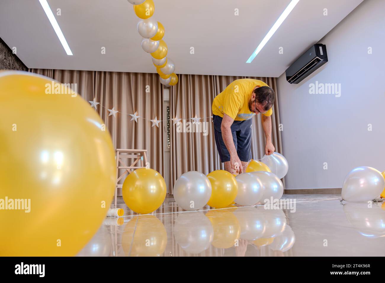 Birthday party decorations room hi-res stock photography and images - Alamy