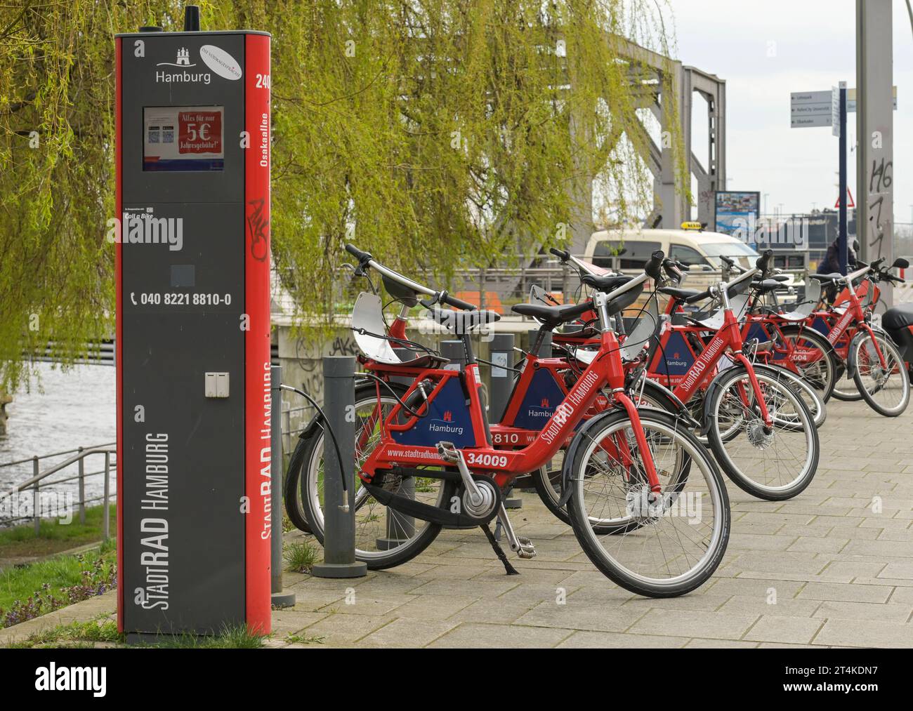 Rotes fahrrad hi-res stock photography and images - Alamy