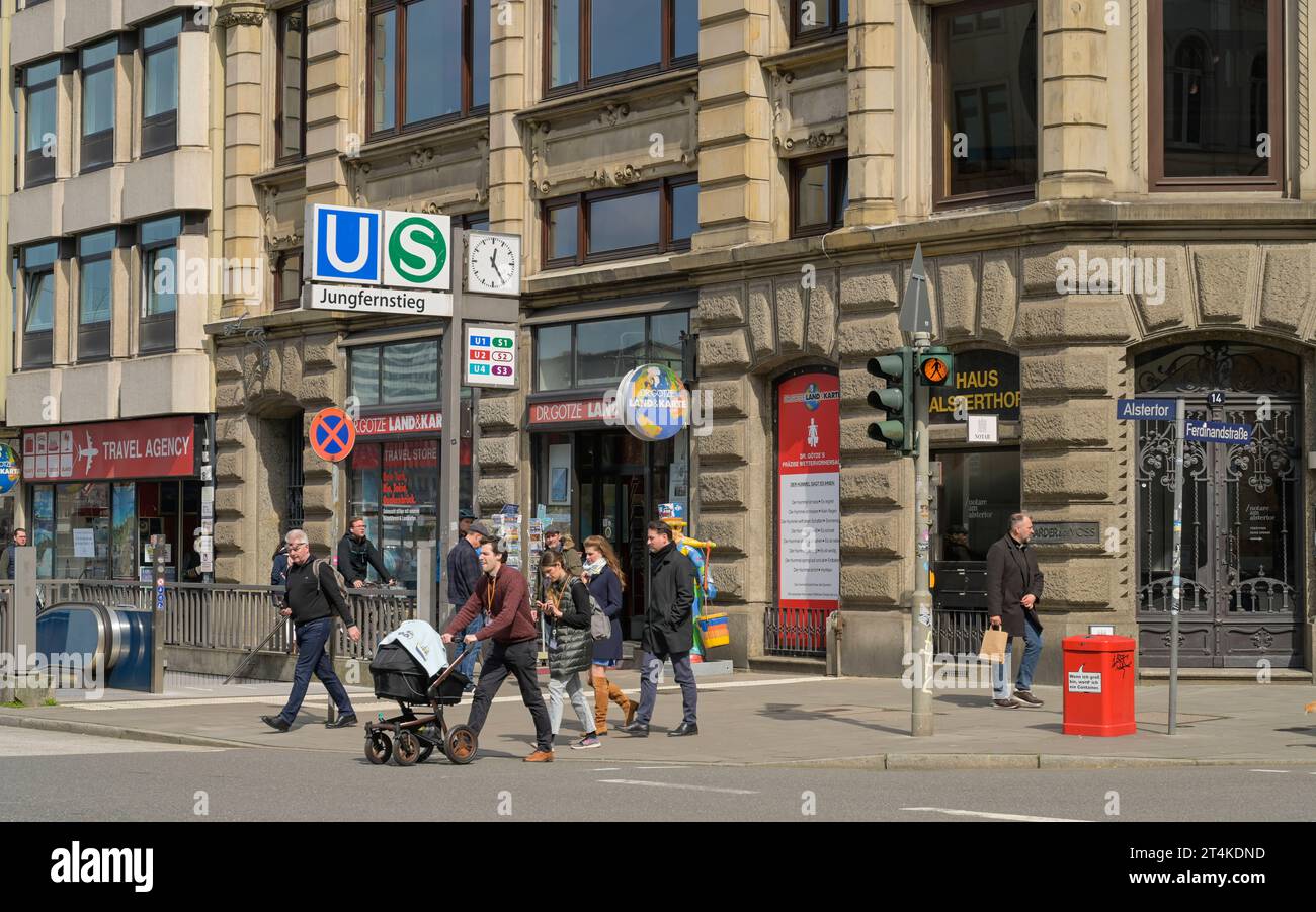 Passanten Menschen Alstertor Hamburg Deutschland Passers By