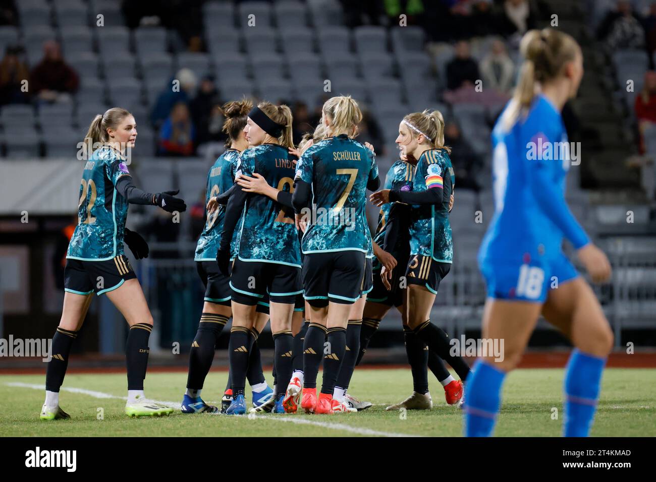 Reykjavik, Iceland. 31st Oct, 2023. Soccer, Women: Nations League A, group stage, group 3, matchday 4, Iceland - Germany, Laugardalsvöllur. Germany's players celebrate the goal for 0:1. Credit: Brynjar Gunnarsson/dpa/Alamy Live News Stock Photo