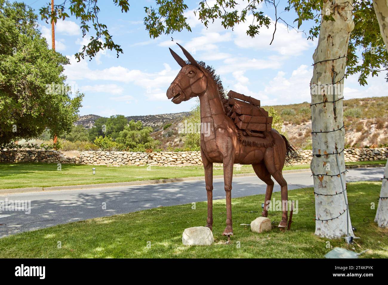 Aguanga, California, USA. 11th Aug, 2014. The large metal sculptures of Richard Breceda along Hwy 79 and at his nearby gallery in Aguanga California. (Credit Image: © Ian L. Sitren/ZUMA Press Wire) EDITORIAL USAGE ONLY! Not for Commercial USAGE! Stock Photo