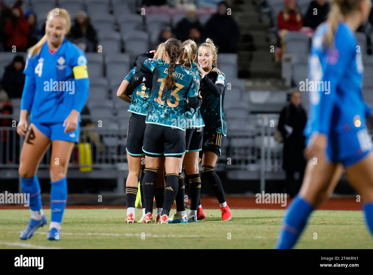 Reykjavik, Iceland. 31st Oct, 2023. Soccer, Women: Nations League A, group stage, group 3, matchday 4, Iceland - Germany, Laugardalsvöllur. Germany's players celebrate the goal for 0:2. Credit: Brynjar Gunnarsson/dpa/Alamy Live News Stock Photo