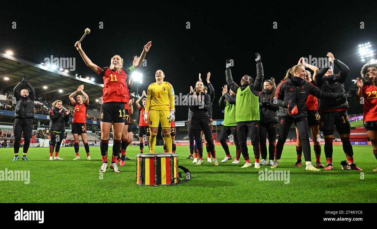 Heverlee, Belgium. 31st Oct, 2023. Belgium's players celebrate after winning a soccer match between Belgium's national women's team the Red Flames and England, game 4/6 in group A1 of the 2023-2024 UEFA Women's Nations League competition, on Tuesday 31 October 2023, in Heverlee. BELGA PHOTO DAVID CATRY Credit: Belga News Agency/Alamy Live News Stock Photo