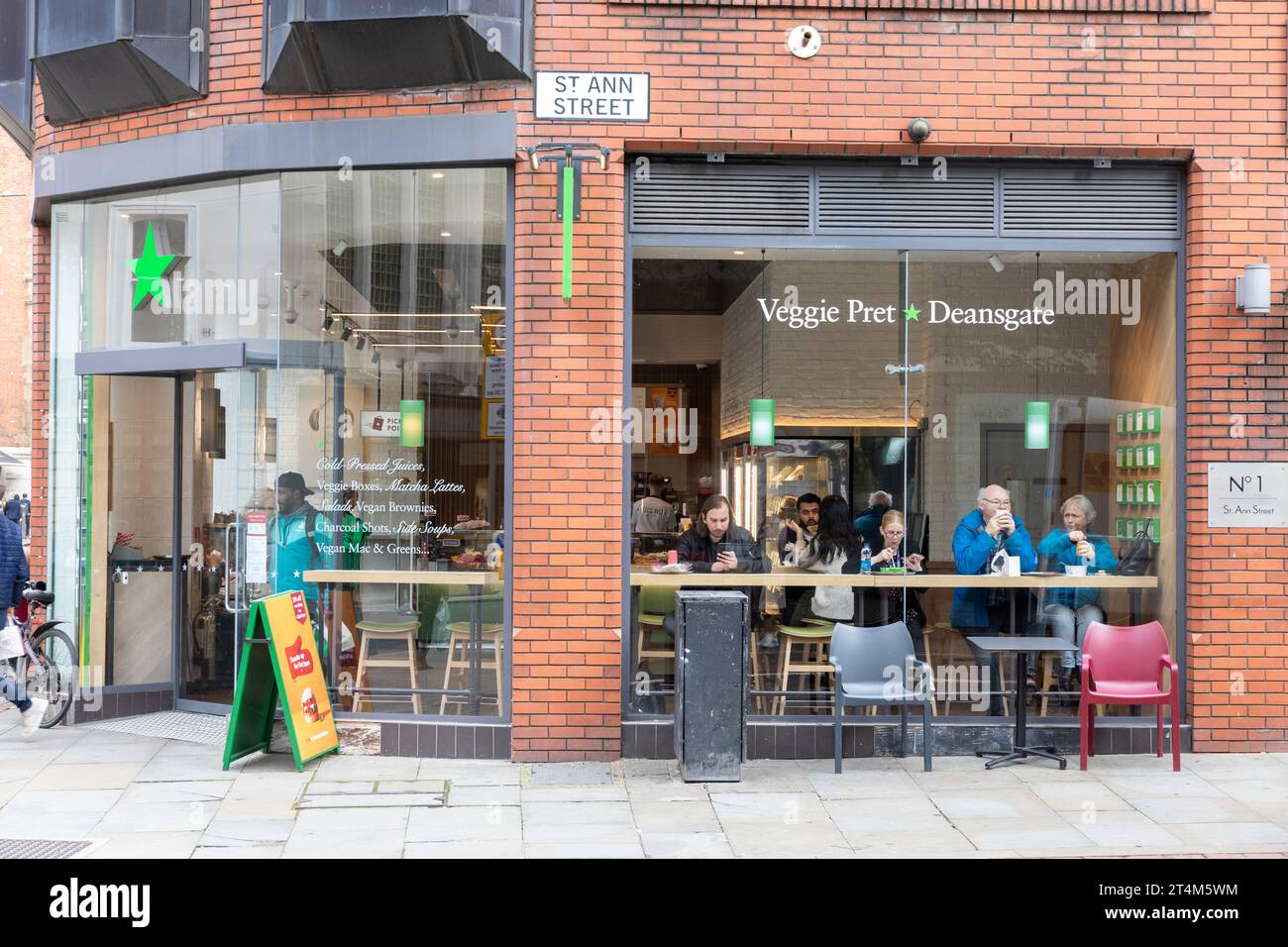 Veggie vegan Pret a Manger sandwich and soup eatery in Manchester