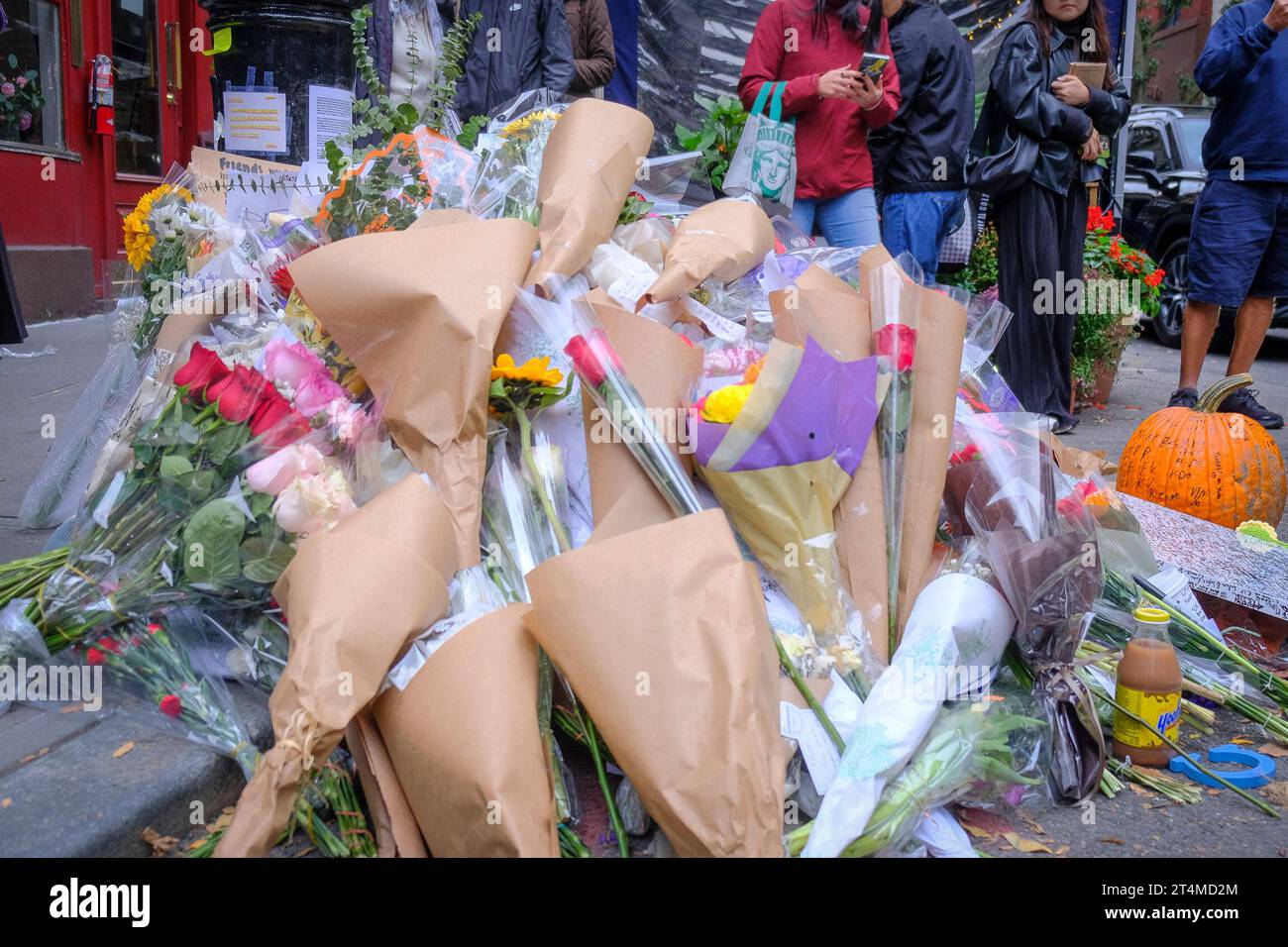 New York City, NY, USA. 31st Oct, 2023. Memorial for Actor Matthew Perry who passed away on October 28th 2023 in New York City. Credit: Katie Godowski/Media Punch/Alamy Live News Stock Photo