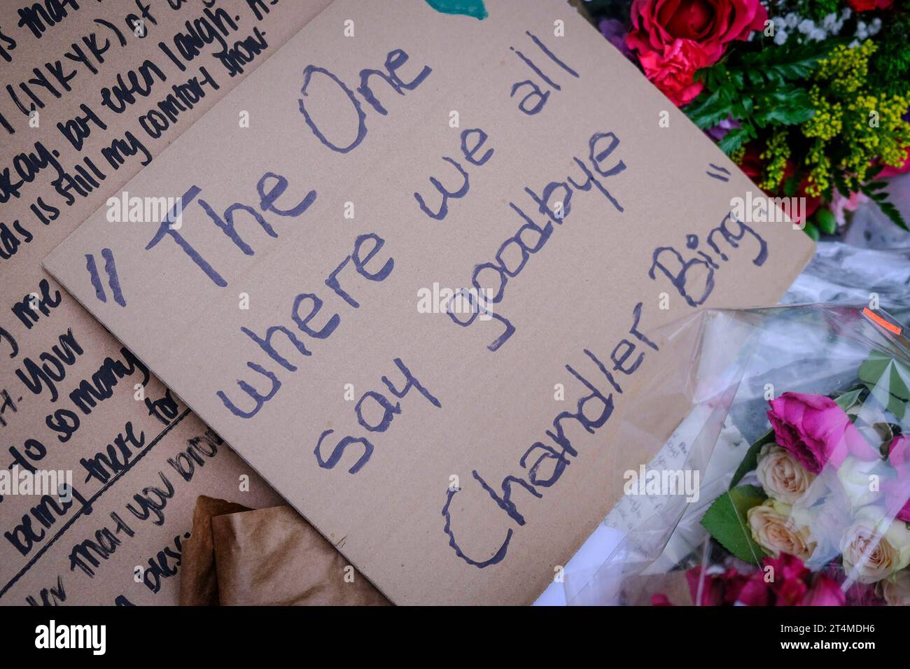 New York City, NY-October 31st 2023: Memorial for Actor Matthew Perry who passed away on October 28th 2023 in New York City. Copyright: xKatiexGodowskix Credit: Imago/Alamy Live News Stock Photo