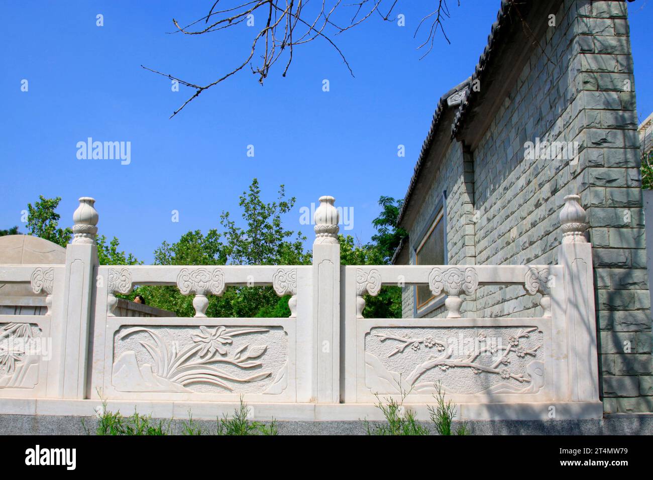 Traditional chinese artifacts hi-res stock photography and images - Alamy