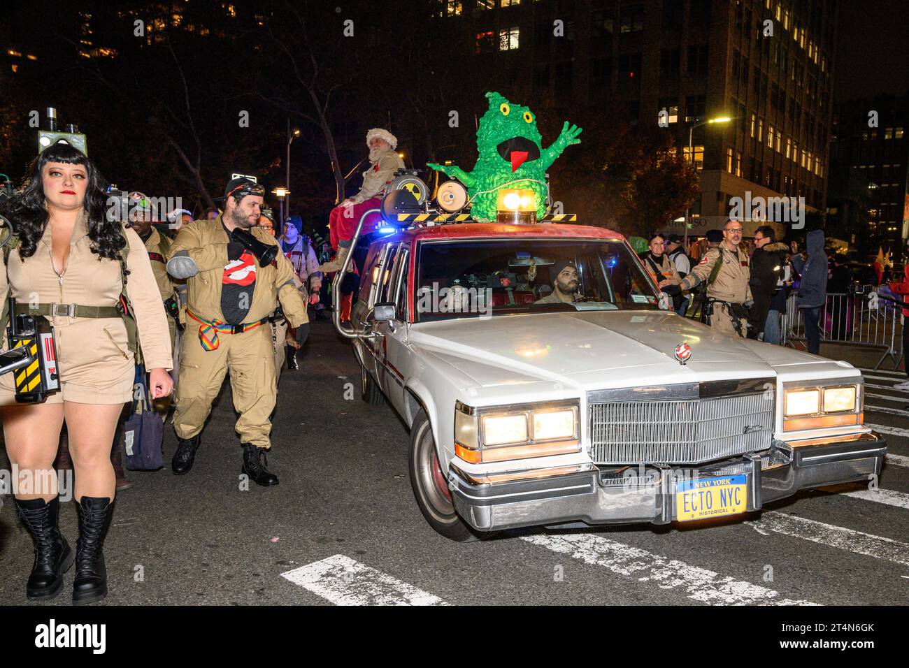 New York, USA. 31st Oct, 2023. People wear costumes as they participate