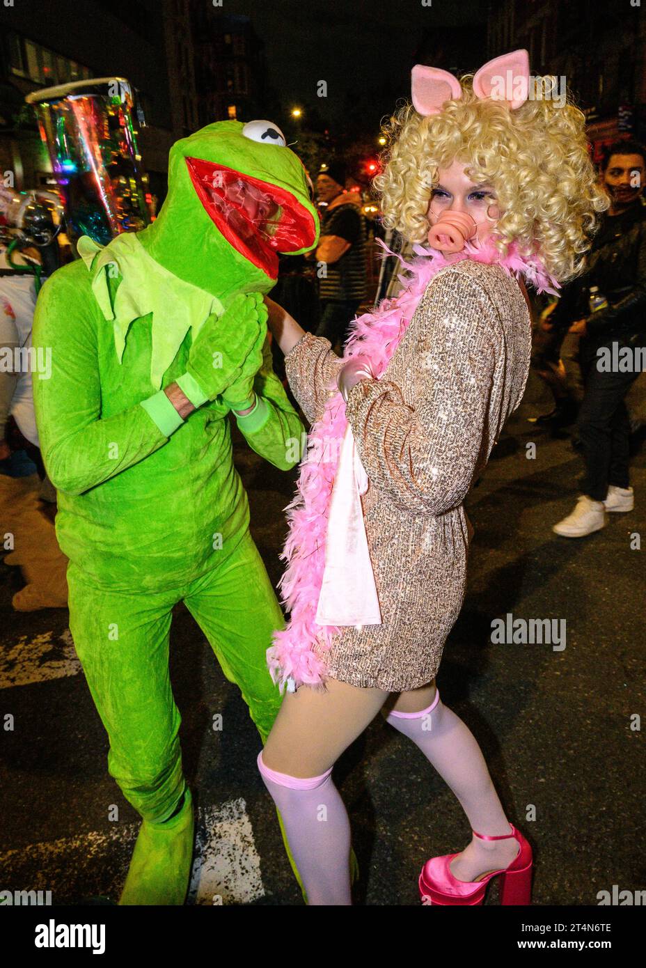 New York, USA. 31st Oct, 2023. People wear costumes as they participate