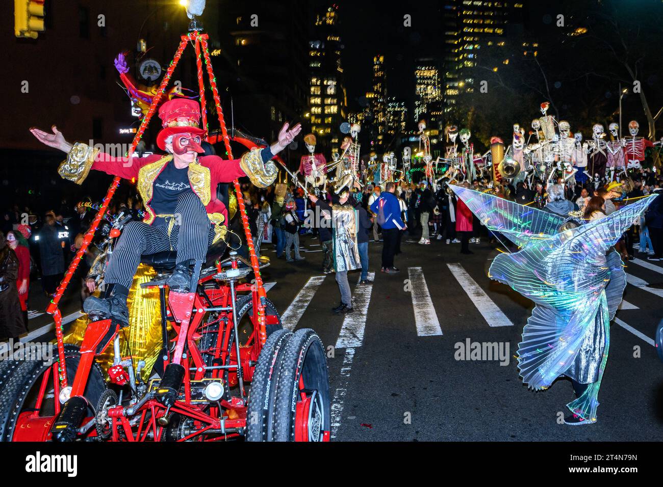 New York, USA. 31st Oct, 2023. People wear costumes as they participate