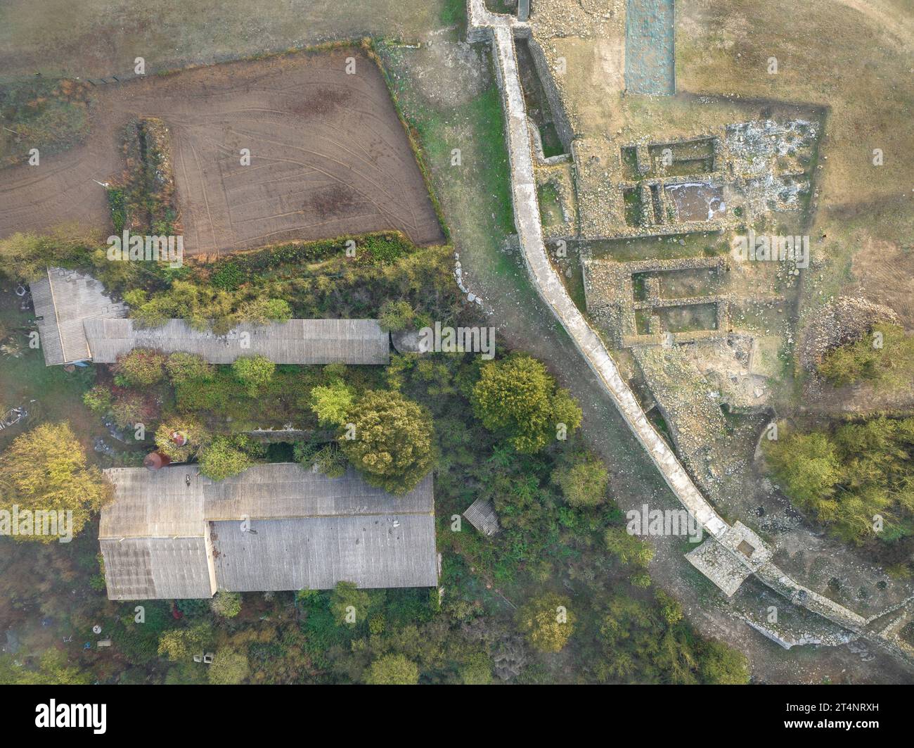 Aerial overhead view of the archaeological site of L'Esquerda, in Roda de Ter (Osona, Barcelona, Catalonia, Spain) ESP: Vista aérea de l'Esquerda Stock Photo