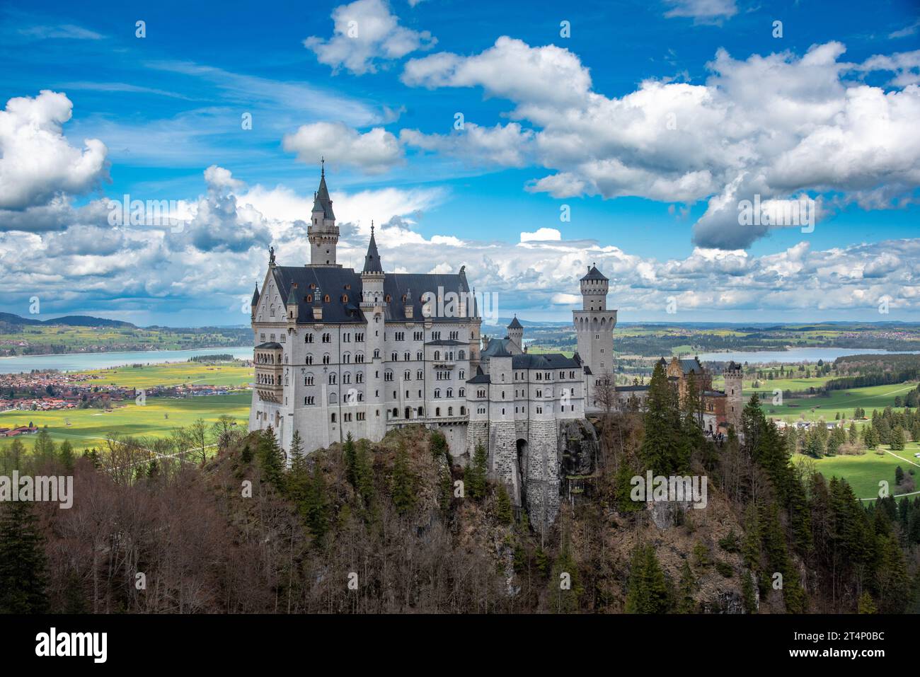 Beautiful view of world-famous Neuschwanstein Castle, the 19th century ...