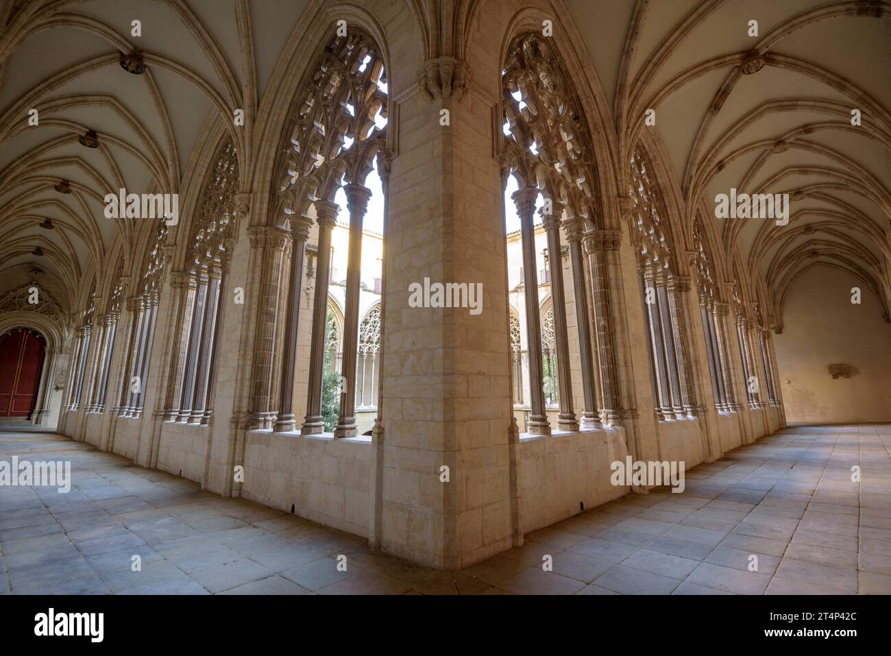 Windows of the Gothic cloister of the Cathedral of Saint Peter of Vic (Osona, Barcelona, Catalonia, Spain) ESP: Ventanales del claustro gótico de Vic Stock Photo