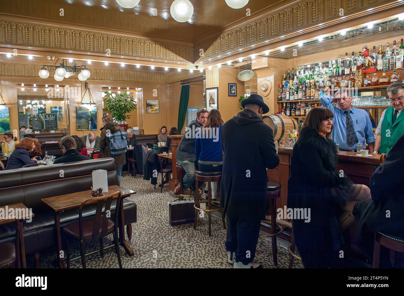Interiro of Café Le Select during November in Paris. It is a legendary  brasserie and restaurant in Montparnasse established 1925. Stock Photo
