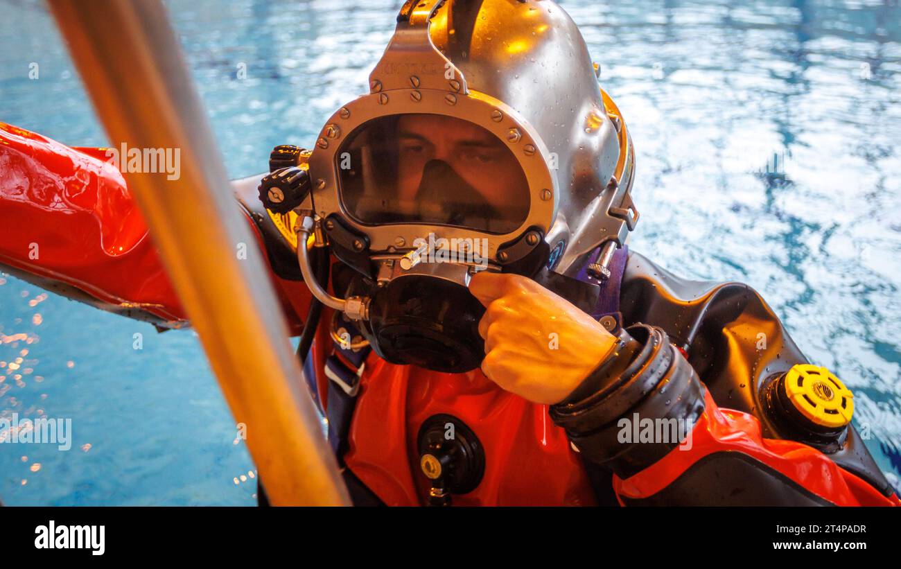 Practical parts of the Zero visibility diving, diver rescue training and underwater search