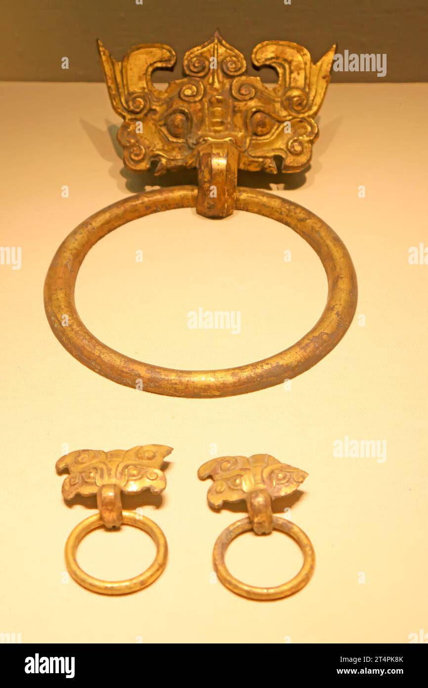 Chinese bronze and jade hi-res stock photography and images - Alamy
