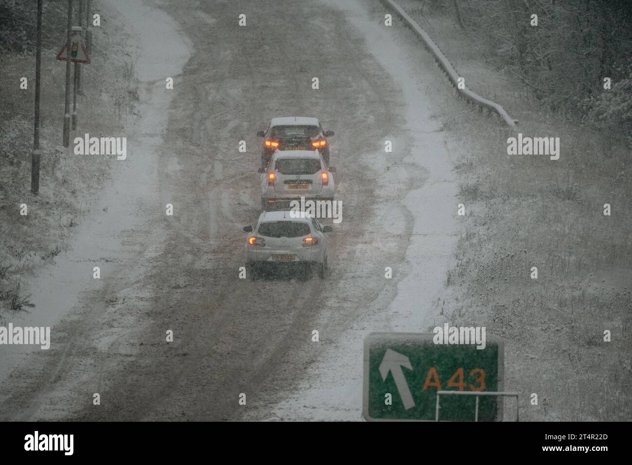 Heavy snowfall disrupts travel in the midlands region of the A14 near