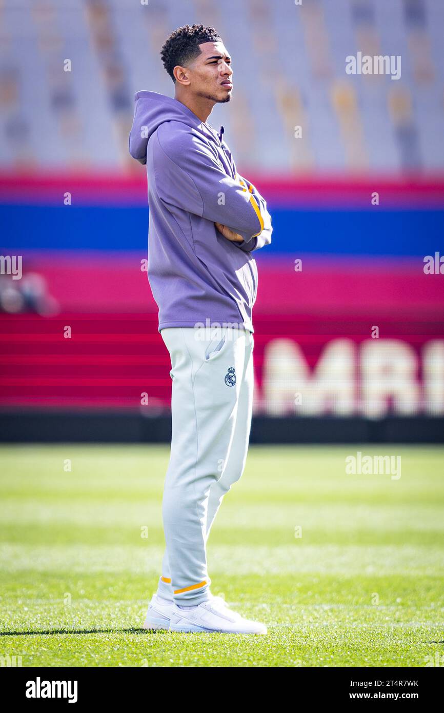 Barcelona, Spain. 28th Oct, 2023. Jude Bellingham (Real Madrid) seen before the football match of Spanish championship La Liga EA Sports between Barcelona vs Real Madrid, better known as El Clasico, played at Olimpico de Montjuic stadium. Barcelona 1 : 2 Real Madrid (Photo by Alberto Gardin/SOPA Images/Sipa USA) Credit: Sipa USA/Alamy Live News Stock Photo