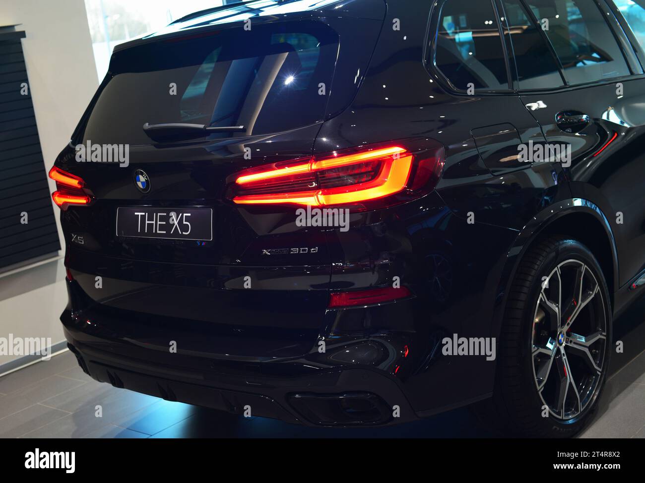 2023: BMW X5 turbodiesel, black brandnew german car in dealership Stock ...