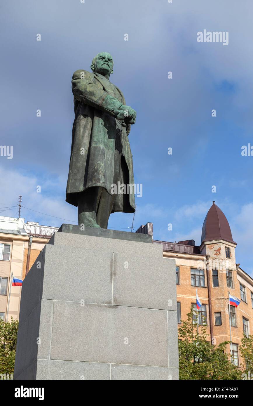 VYBORG, RUSSIA - OCTOBER 04, 2018: Monument to V.I. Lenin (Ulyanov) on Red Square on a sunny October day Stock Photo