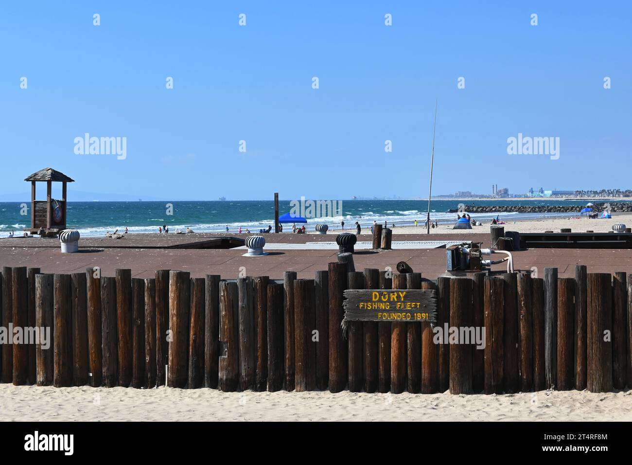 NEWPORT BEACH, CALIFORNIA - 26 OCT 2023: The Dory Fishing Fleet and Market and coastline looking north. Stock Photo
