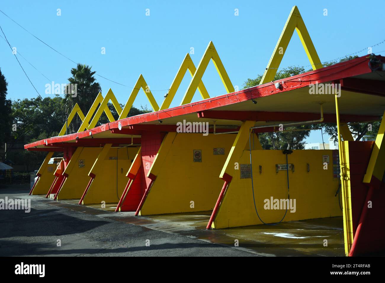 Mid century architecture hires stock photography and images Alamy