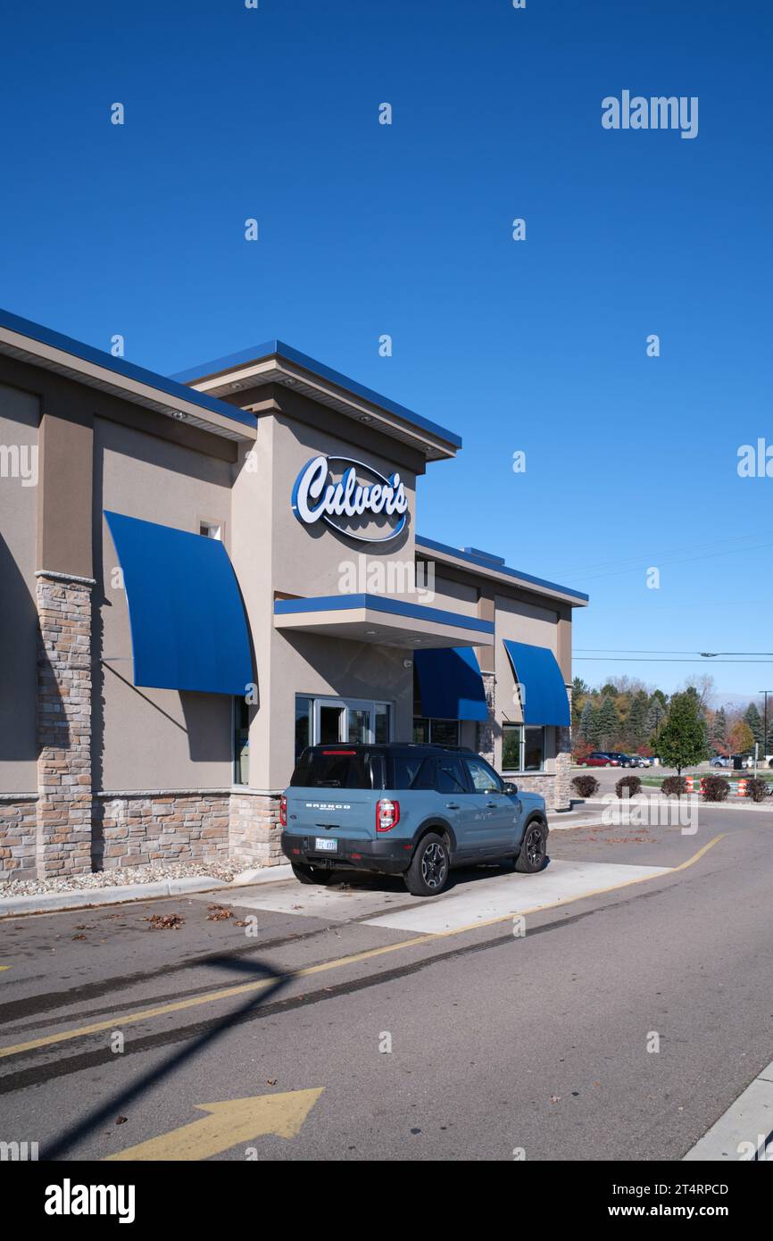 Culvers restaurant building with drive-through Stock Photo - Alamy