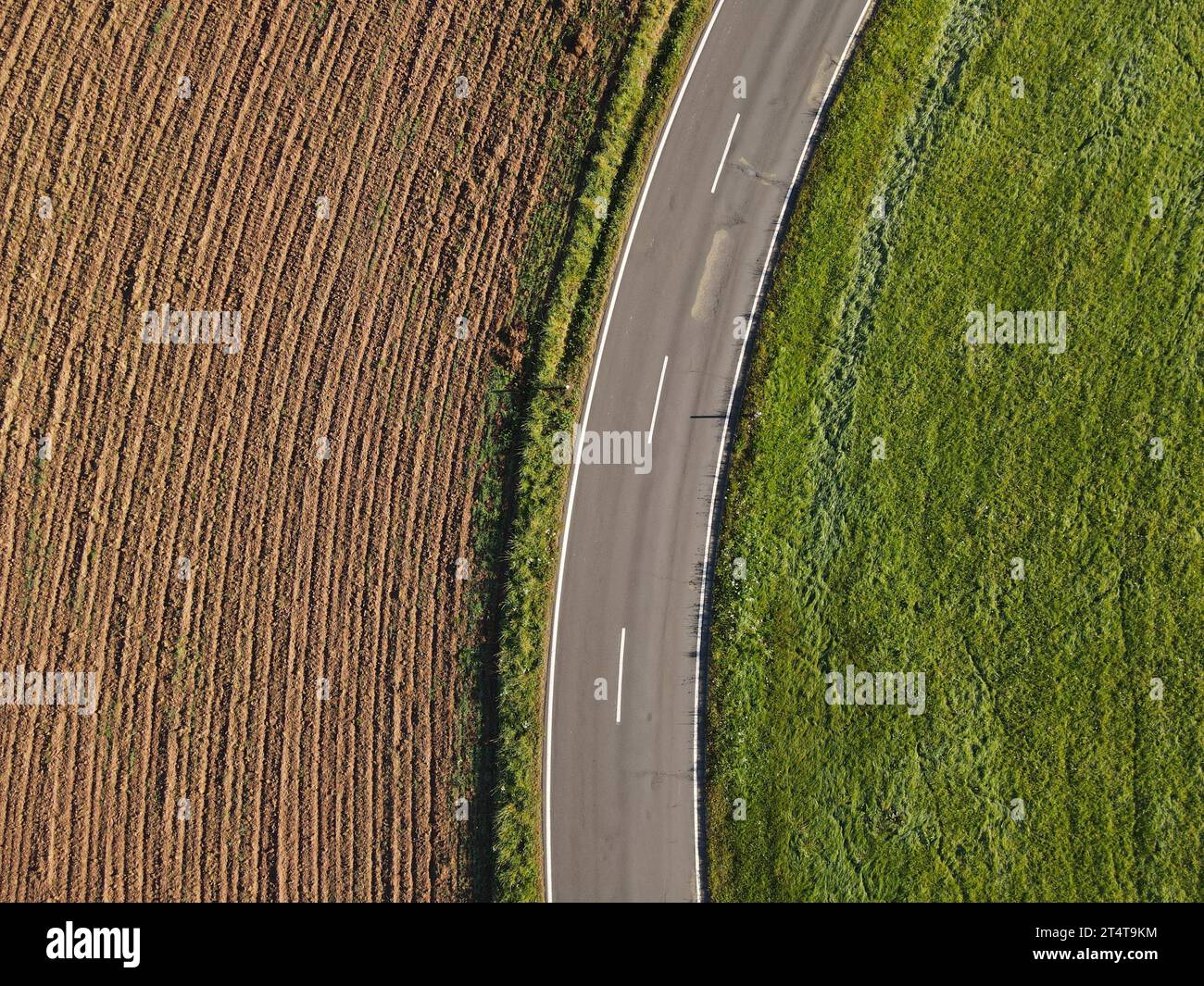 Aerial view empty dirt road hi-res stock photography and images - Alamy