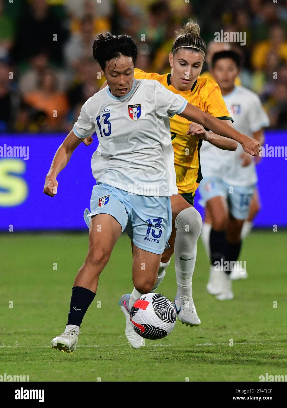 Perth, Australia. 01st Nov, 2023. Su Yu-Hsuan of the Chinese Taipei women's football team and Stephanie Elise Catley of Australia women's football team are seen in action during the 2024 AFC Women's soccer Olympic Qualifying Round 2 Group A match between Australia and Chinese Taipei held at the Perth Rectangular Stadium. Final score Australia 3:0 Chinese Taipei. Credit: SOPA Images Limited/Alamy Live News Stock Photo