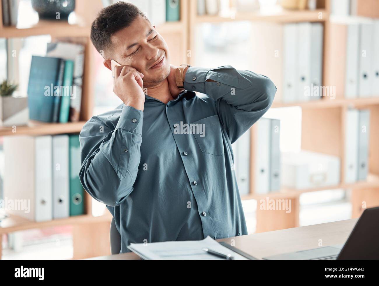 Illustration of Tension Neck Pain From Phone