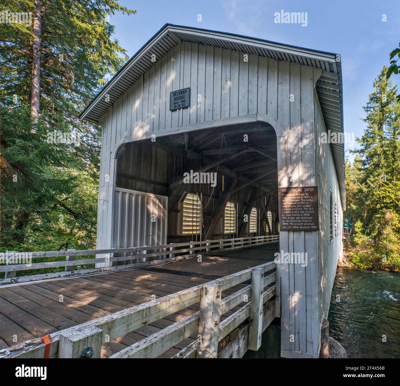 Belknap Bridge, Howe truss bridge, over McKenzie River in community of Rainbow, Oregon, USA Stock Photo