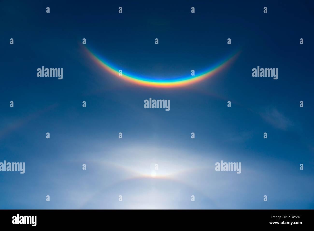 Halo phenomenon, halo of light, ice crystals, light effects of atmospheric optics, reflection
