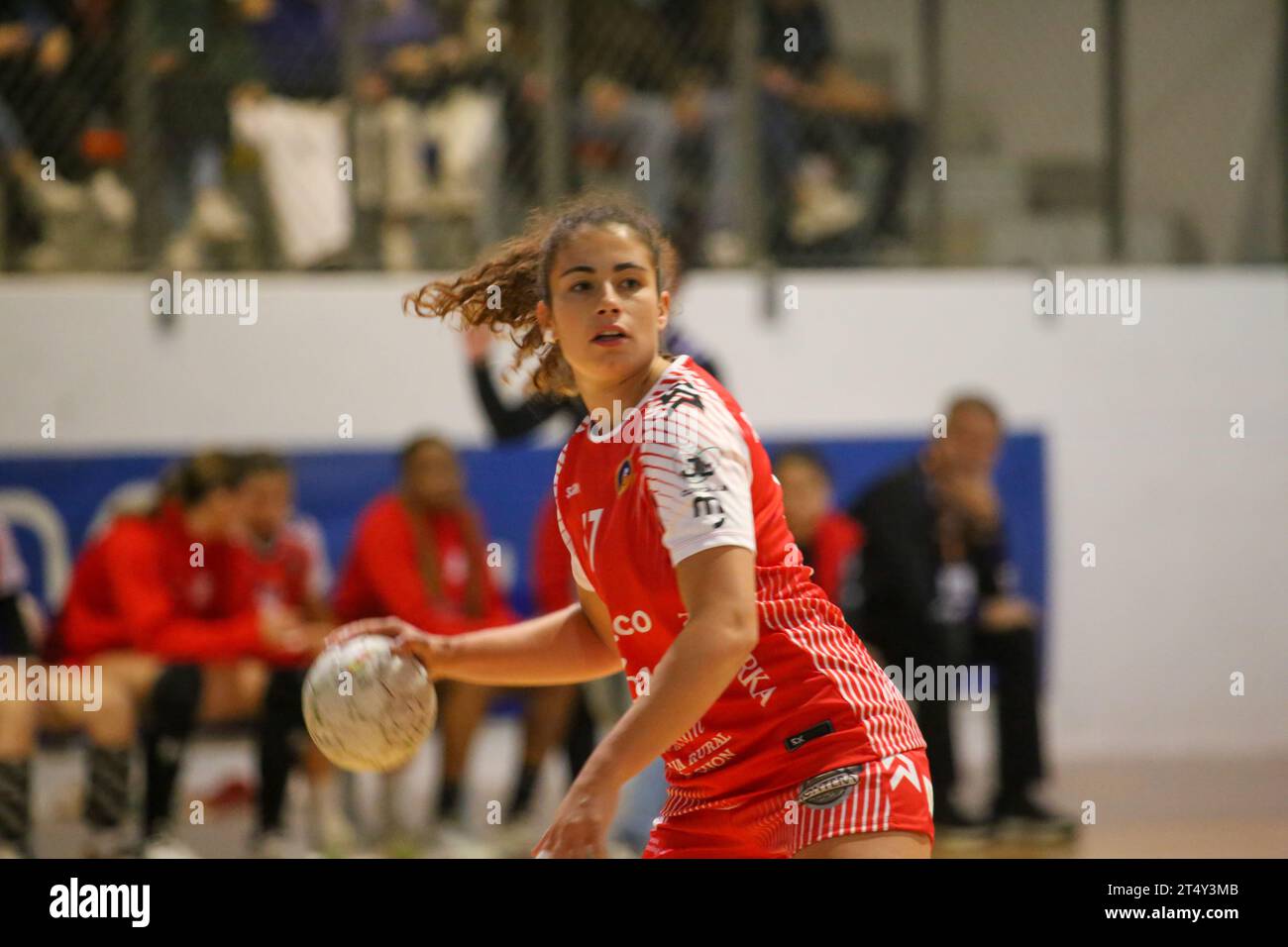 Oviedo, Spain. 1st Nov, 2023. The player of Motive.co Gijon Balonmano La Calzada, Rocio Rojas (57) with the ball during the 9th Matchday of the Liga Guerreras Iberdrola between Lobas Global Atac Oviedo and Motive.co Gijon Balonmano La Calzada, on November 1, 2023, at the Florida Arena Municipal Sports Center, in Oviedo, Spain. (Photo by Alberto Brevers/Pacific Press) Credit: Pacific Press Media Production Corp./Alamy Live News Stock Photo