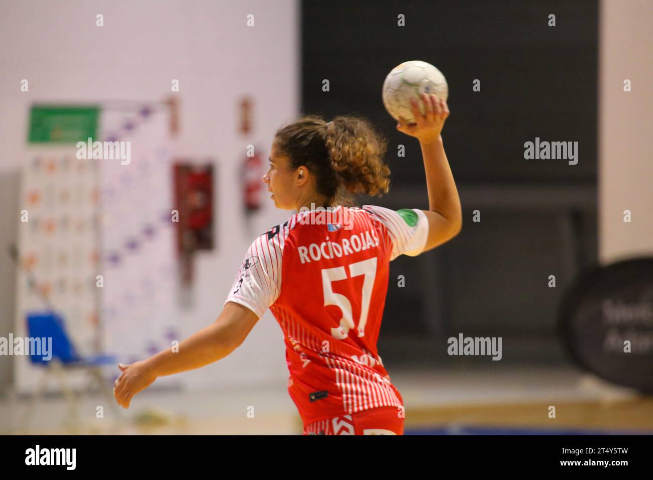 Oviedo, Asturias, Spain. 1st Nov, 2023. Oviedo, Spain, 1st November, 2023: The player of Motive.co Gijon Balonmano La Calzada, Rocio Rojas (57) with the ball during the 9th Matchday of the Liga Guerreras Iberdrola between Lobas Global Atac Oviedo and Motive.co Gijon Balonmano La Calzada, on November 1, 2023, at the Florida Arena Municipal Sports Center, in Oviedo, Spain. (Credit Image: © Alberto Brevers/Pacific Press via ZUMA Press Wire) EDITORIAL USAGE ONLY! Not for Commercial USAGE! Stock Photo