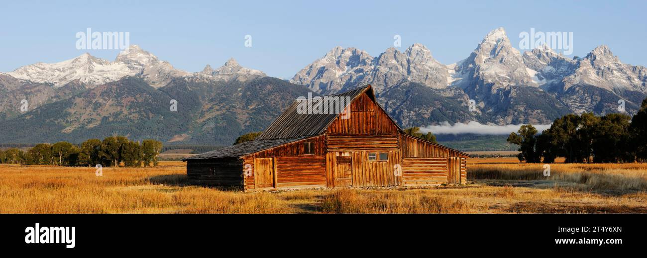T. A. Moulton Barn in front of the Teton Range, Mormon Row Historic ...