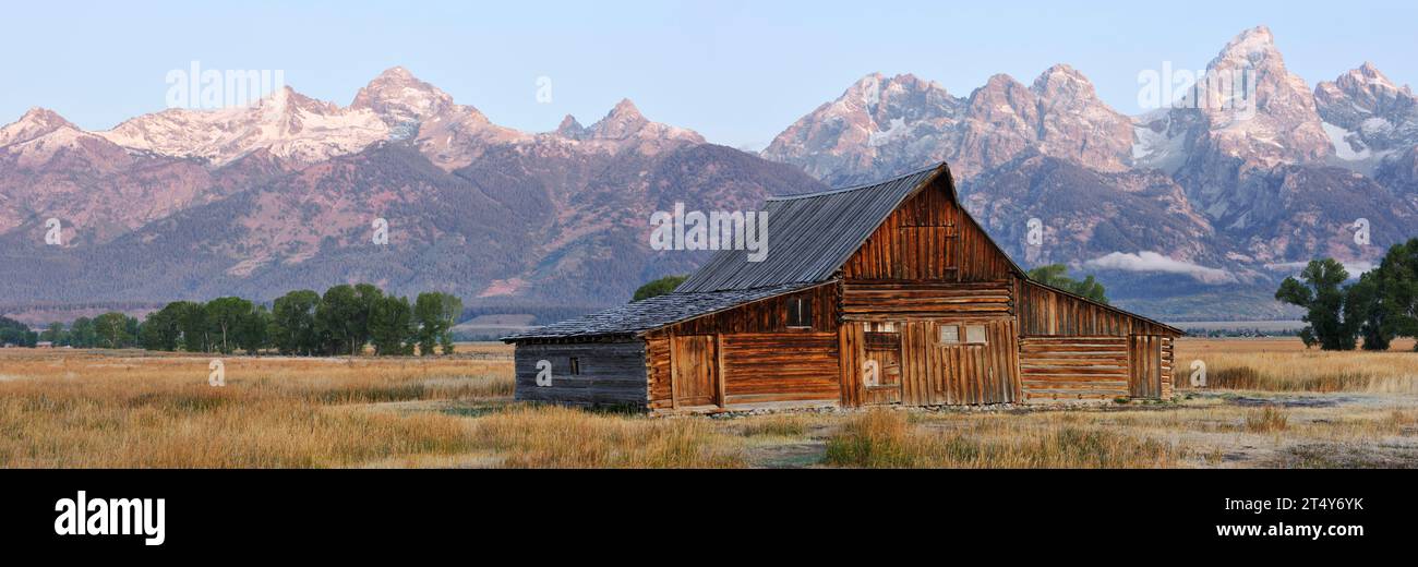 T. A. Moulton Barn in front of the Teton Range, Mormon Row Historic ...