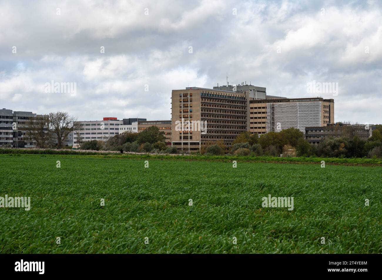 Anderlecht, Brussels Capital Region, Belgium - October 28, 2023 - Panorama over the Erasmus hospital site and green fields Credit: Imago/Alamy Live News Stock Photo