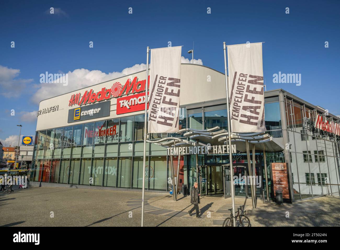 Einkaufszentrum Tempelhofer Hafen, Tempelhofer Damm, Tempelhof, Berlin, Deutschland *** Tempelhofer Hafen Shopping Center, Tempelhofer Damm, Tempelhof, Berlin, Germany Credit: Imago/Alamy Live News Stock Photo