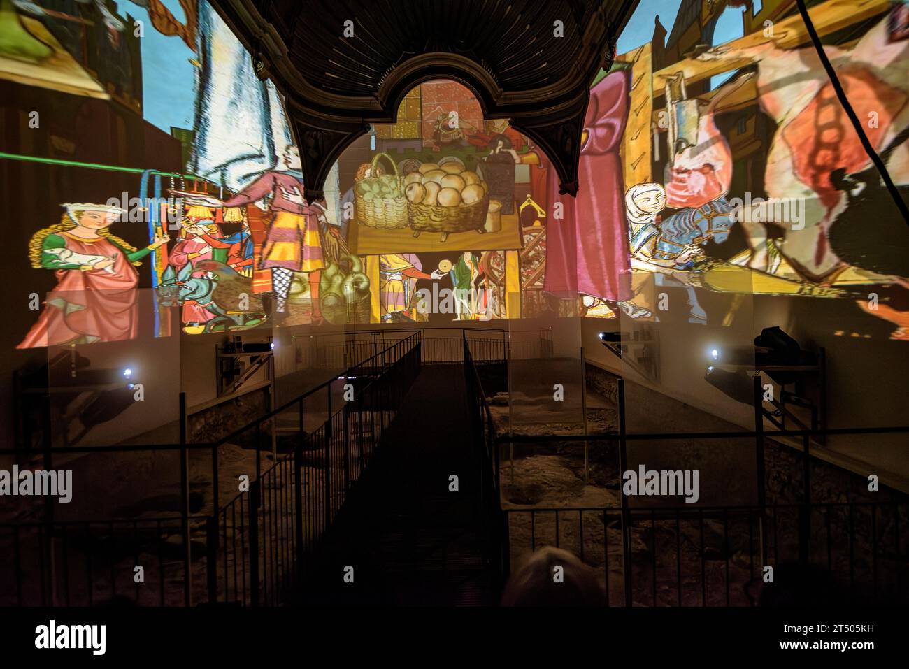 Projection Mapping Inside Projection mapping structure hi-res stock photography and images - Alamy