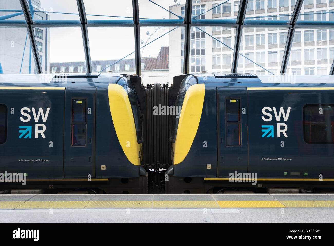 South West Railway carriages and livery colours at Waterloo Station, LOndon, England, U.K. Stock Photo