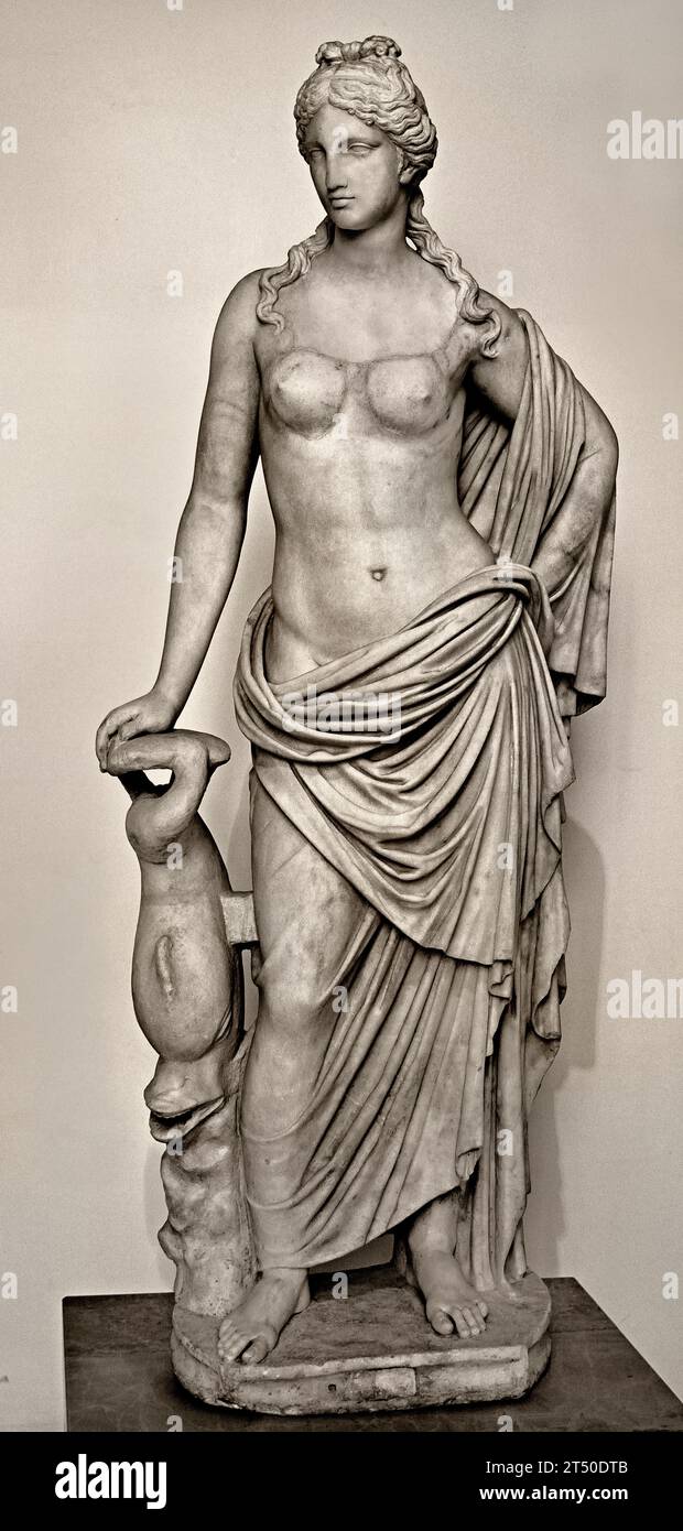Statua femminile tipo Venus Marina -  Venus Marina type female statue                                 National Archaeological Museum of Naples Italy. Stock Photo