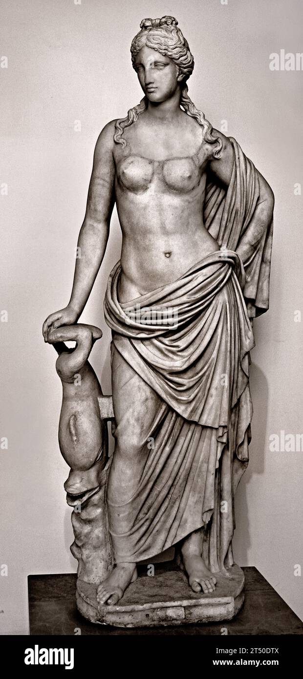 Statua femminile tipo Venus Marina -  Venus Marina type female statue                                (1st century AD)                             National Archaeological Museum of Naples Italy. Stock Photo
