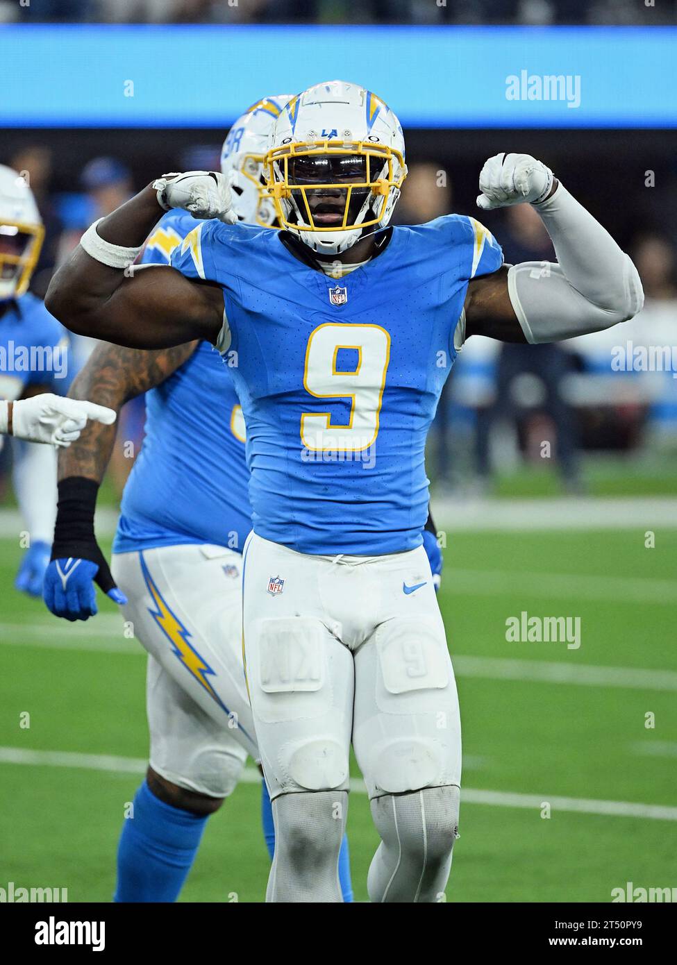 Los Angeles Chargers linebacker Murray Jr. (9) flexing his